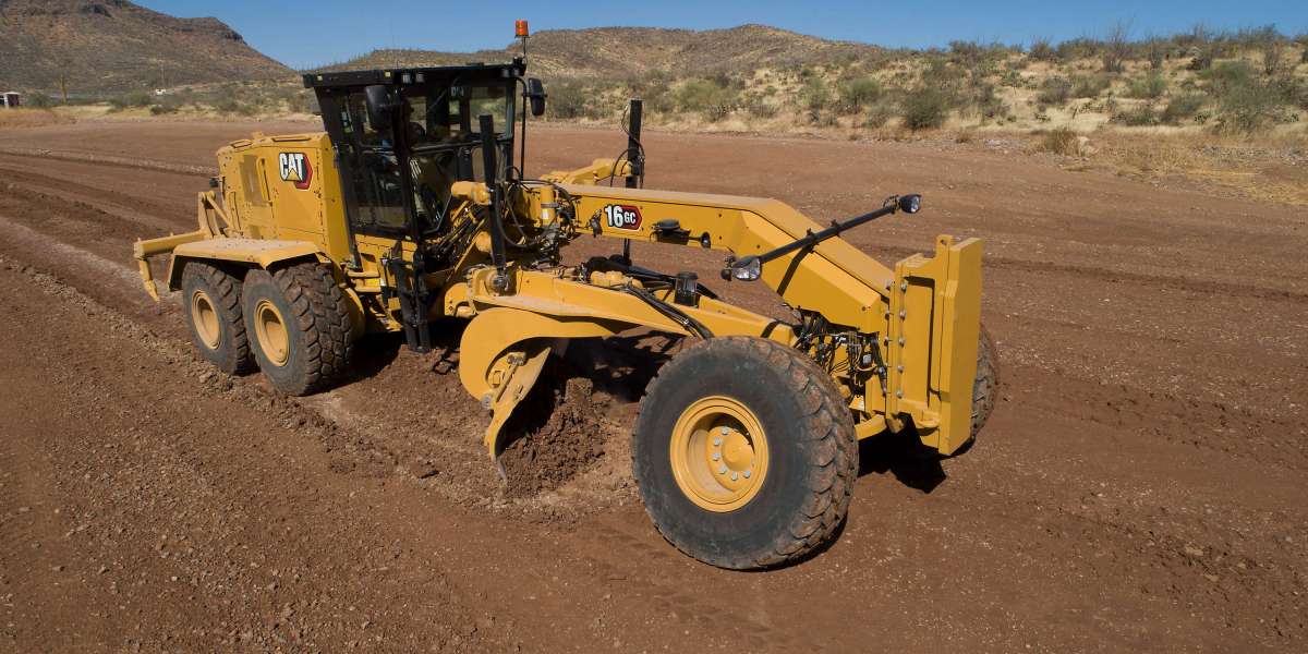 How Heavy Equipment Operator Assess Blade Wear & Angle on Motor Graders